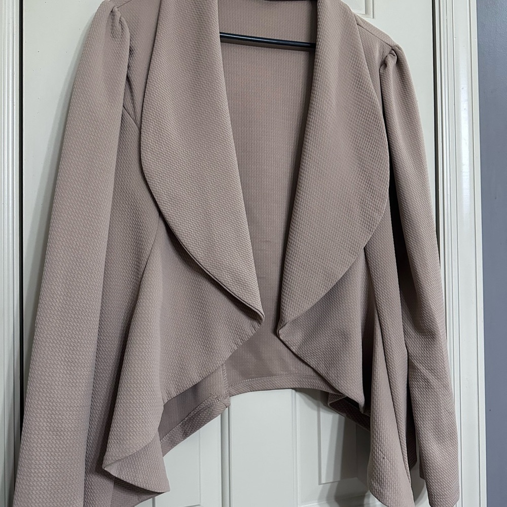Fashion Nova Cardigan/Blazer
